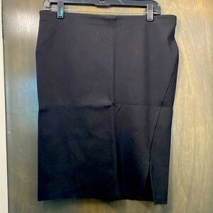 Knit pencil skirt. Size M.